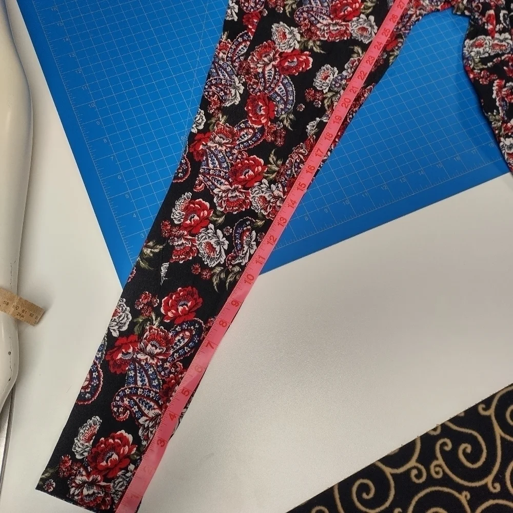 😗3/$12 Super Soft Ultra Flirt Brand Red/Black Leggings